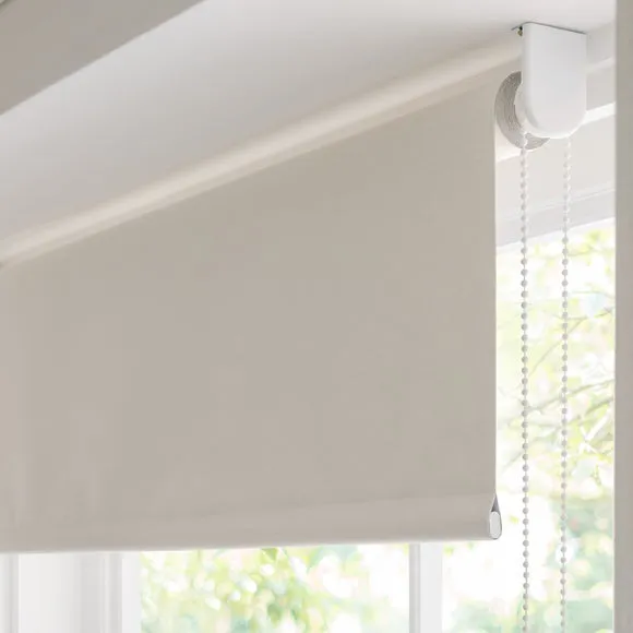 Luna Blackout Roller Blind 5