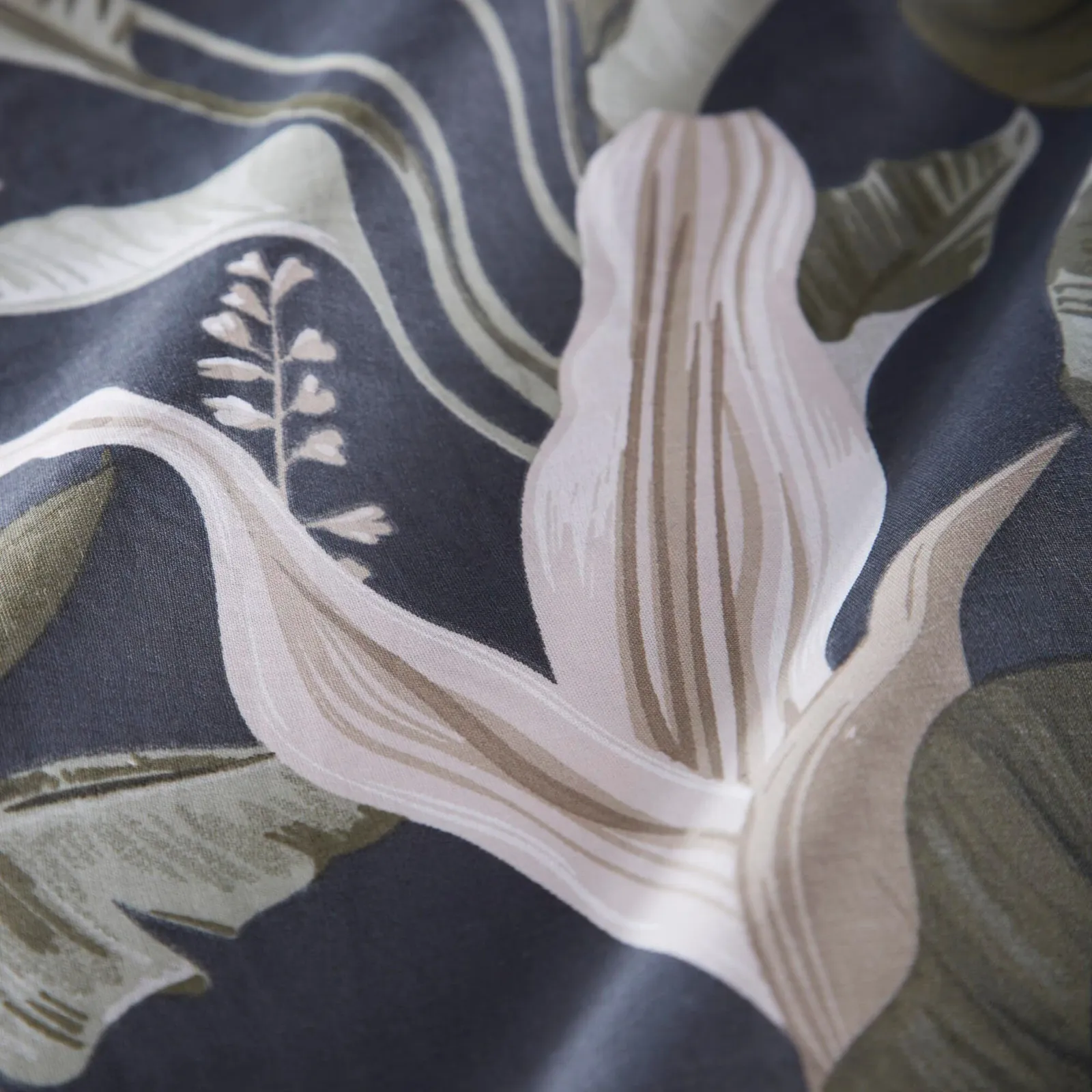 Portfolio Home Olive Botanicals Floral Duvet Cover Set With Pillow Case in Green 3