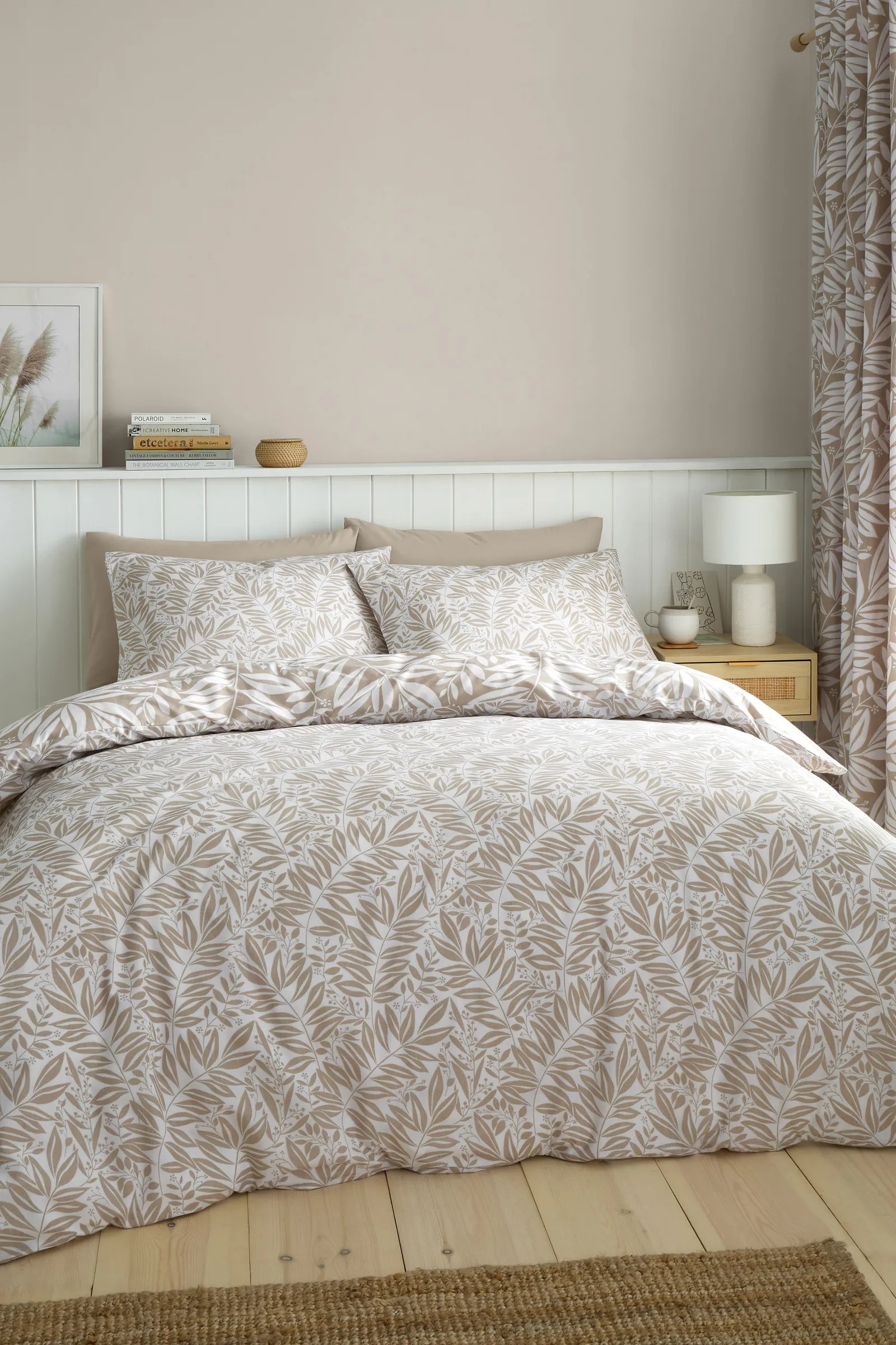 Catherine Lansfield 'Sorrel Leaf' Reversible Duvet Cover Set in Natural 2