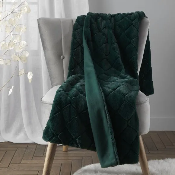 Catherine Lansfield Cosy Diamond 130cm x 170cm Throw Blanket 1