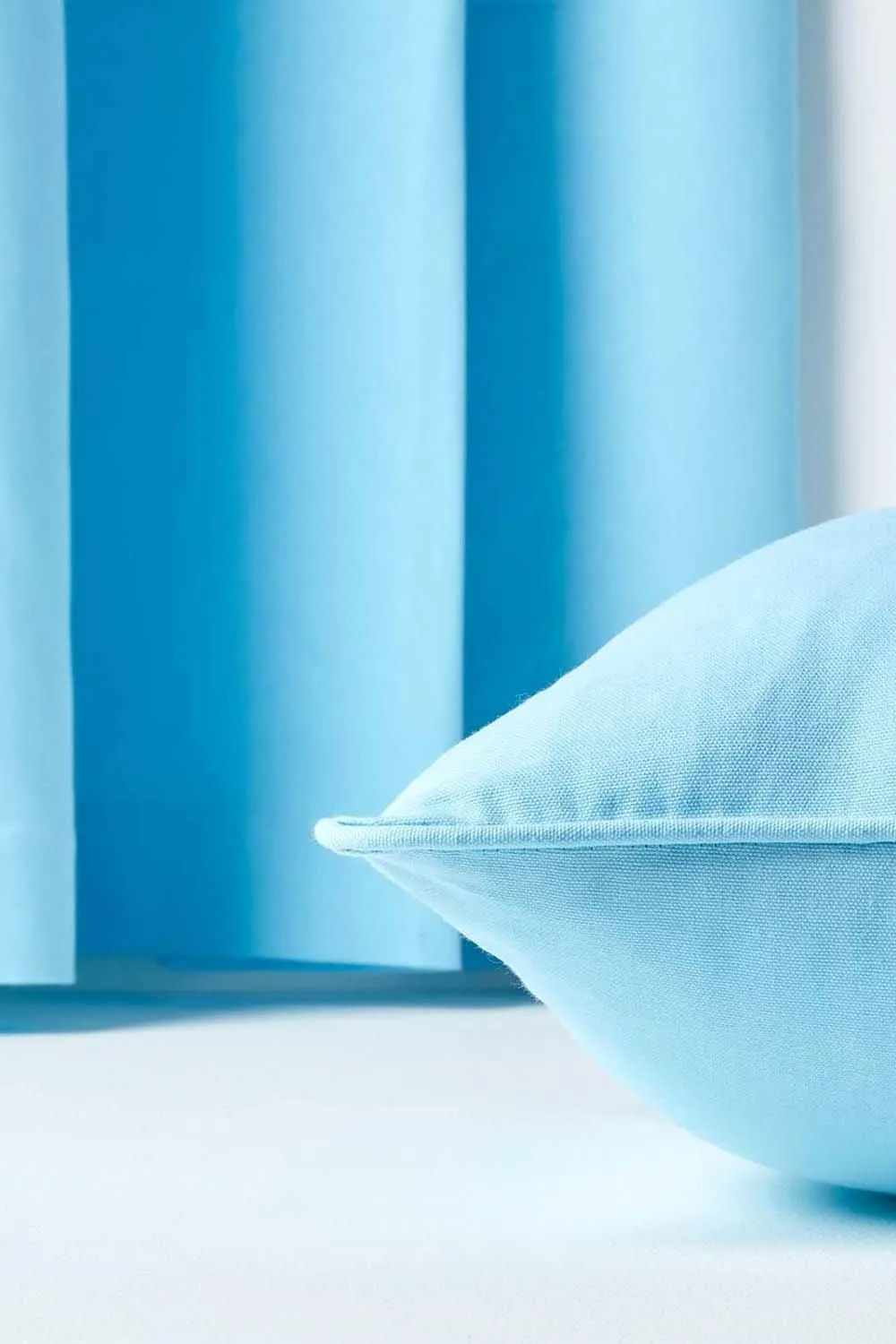 Homescapes Cotton Plain Cushion Cover in Blue 5
