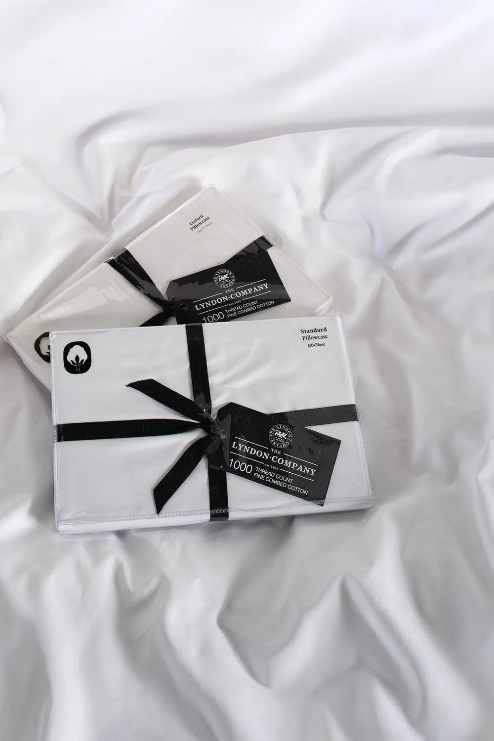 The Lyndon Company Peninsula 1000 Thread Count Sateen Oxford Pillowcase in White 2