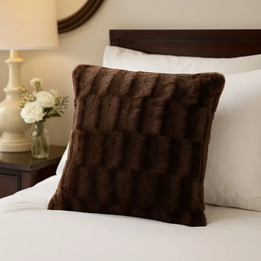 Voltico Arctic Plush Filled Cushion 45 × 45 cm - Cream / Chocolate