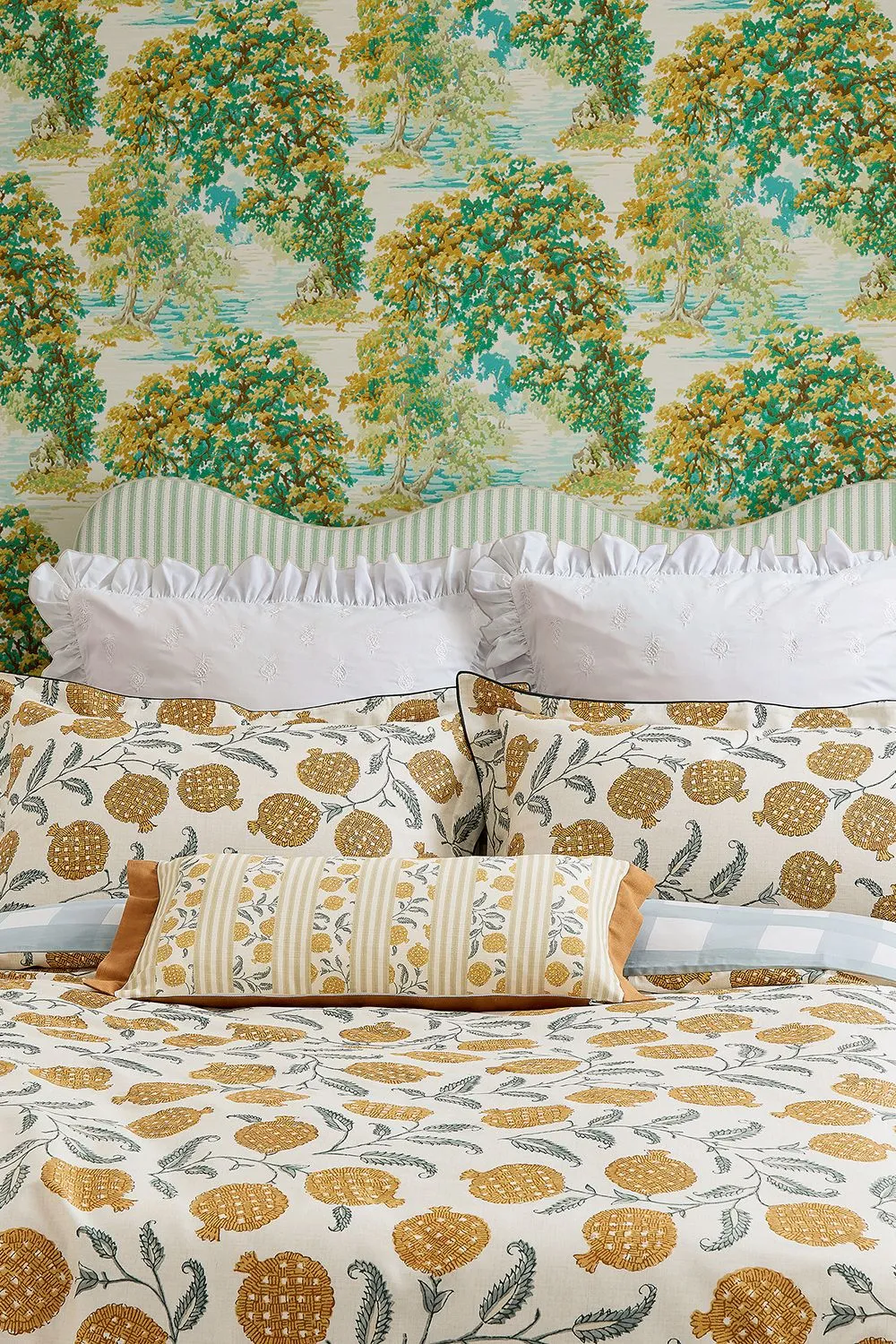 Sanderson 'Anaar' Cotton Duvet Cover Set in Light Beige 2