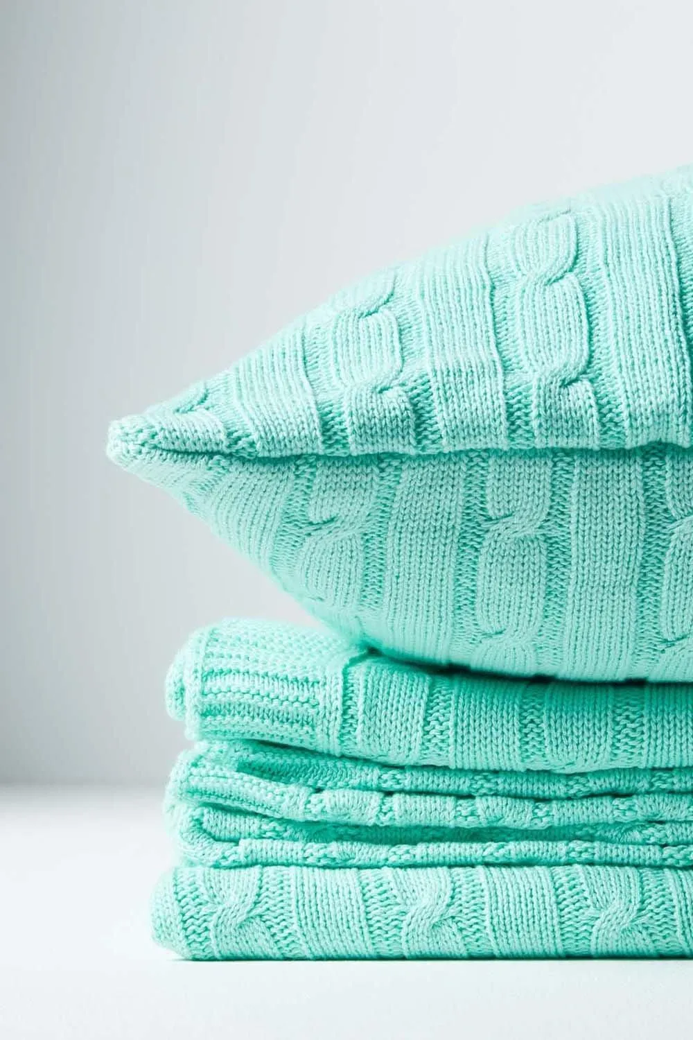 Homescapes Cotton Cable Knit Cushion Cover, 45 x 45 cm in Green 5