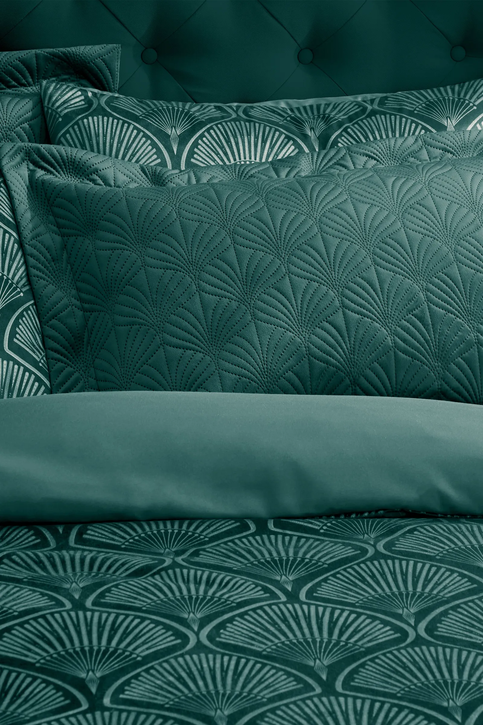 Catherine Lansfield 'Art Deco Pearl' Pillowsham Pair in Teal