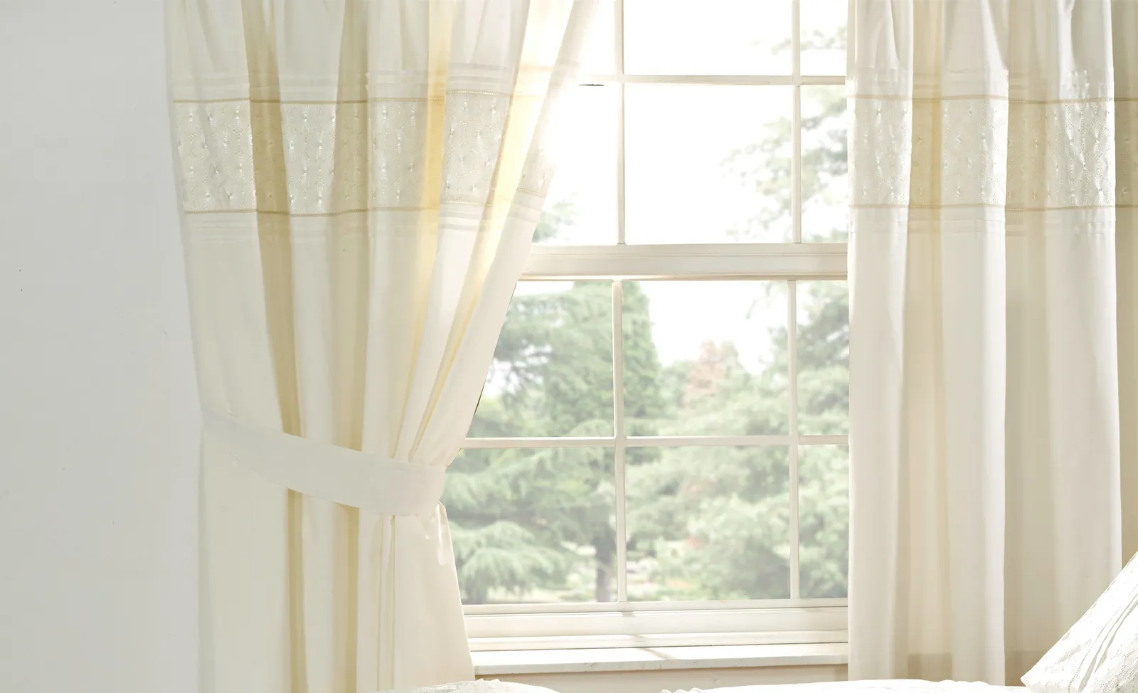 Rapport Home Everdean Curtains Pair (167X183 cm) White 2