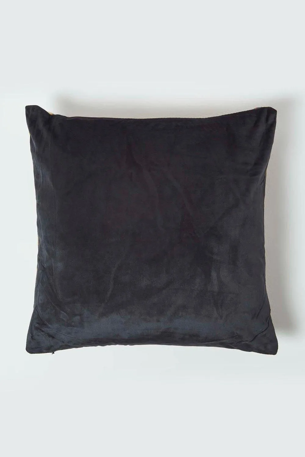 Homescapes Tiger Print Velvet Cushion 46 x 46 cm in Gold 2