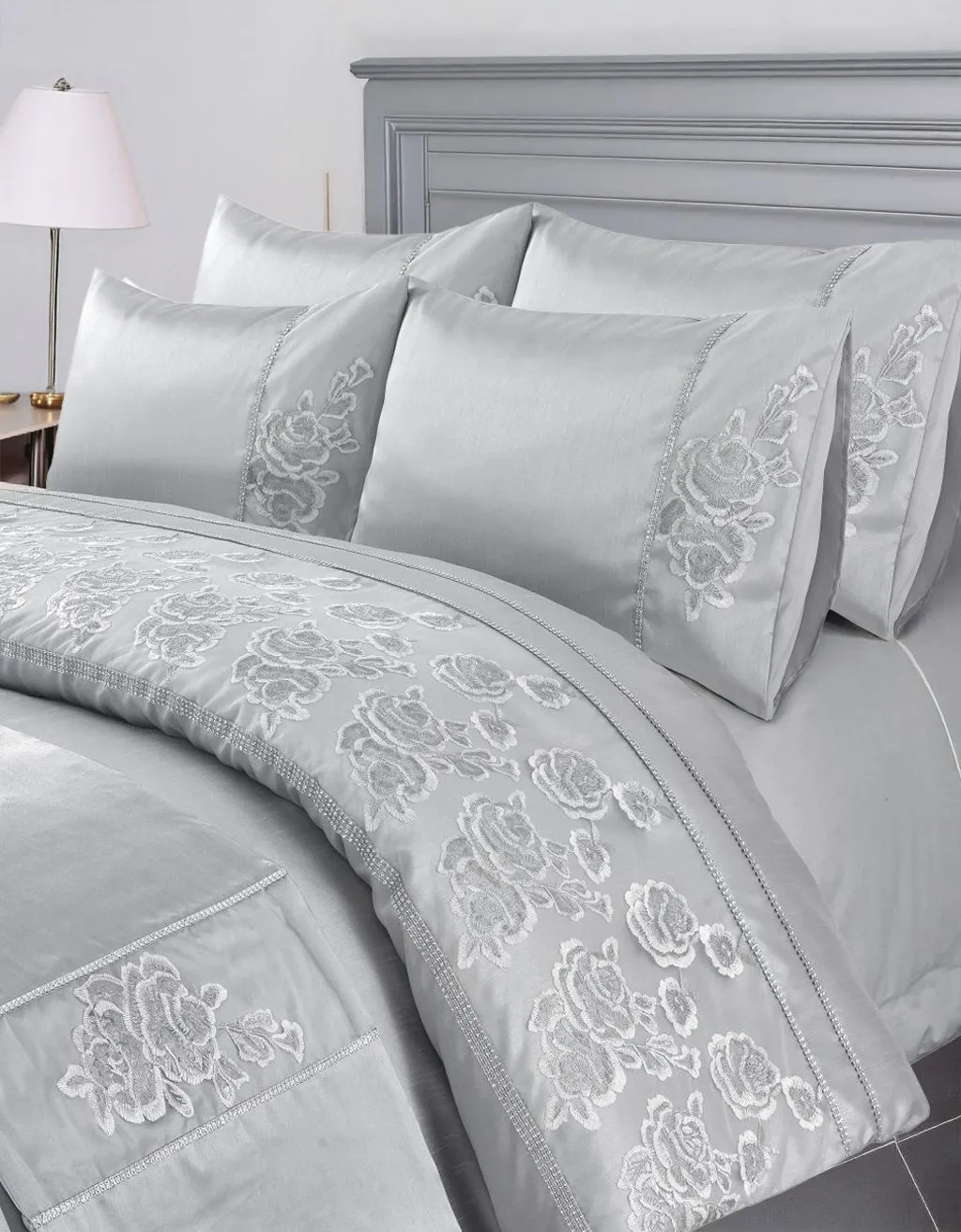 Snug City Duvet Cover & Pillowcase Set Embroided Luxury Design Polyester Linen in Silver