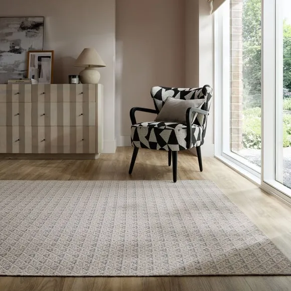 Geo Diamond Woven Washable Rug 1