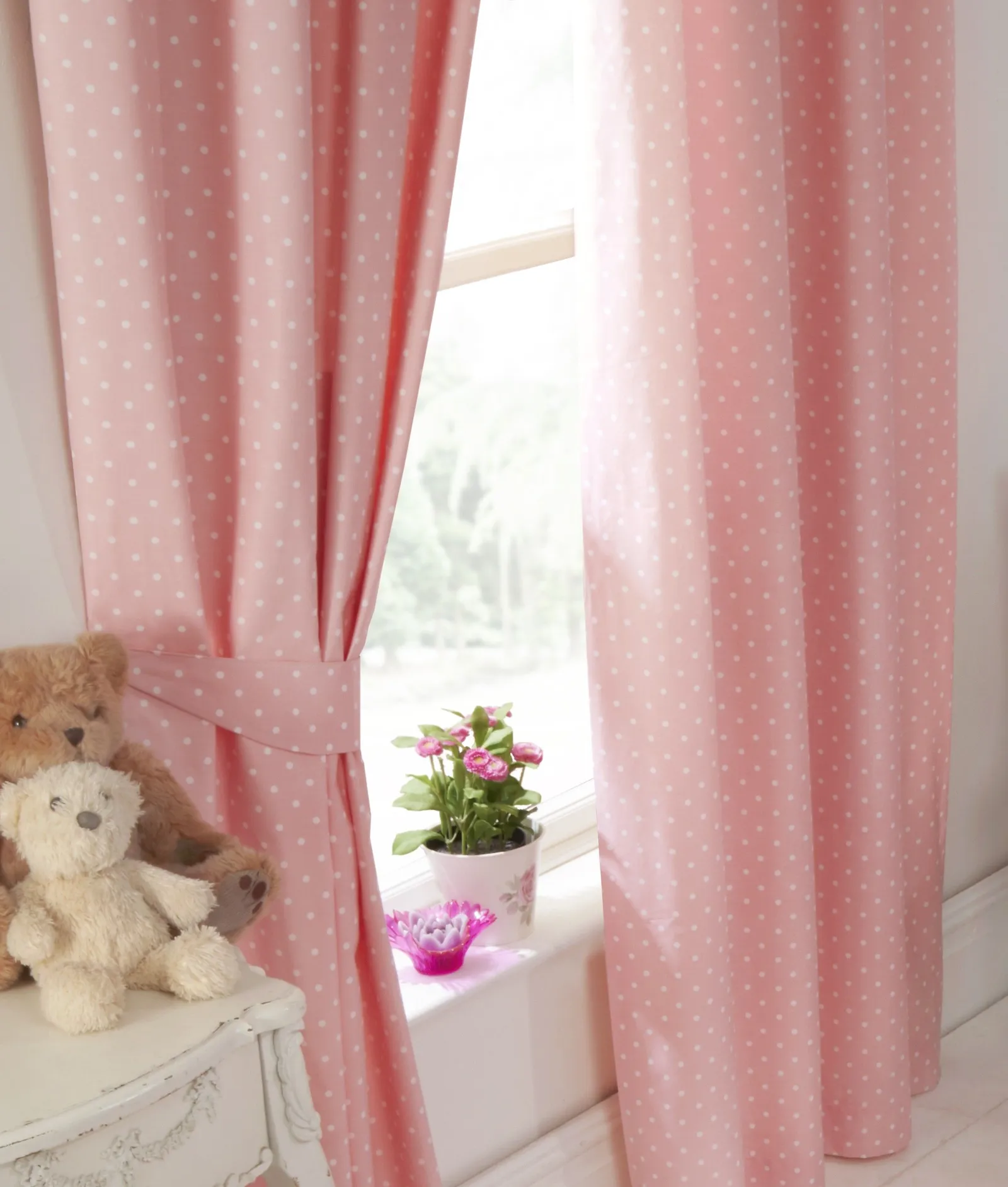 Rapport Home Float Away Polycotton Eyelet Window Curtains Pair (167x135 cm) in Pink 2