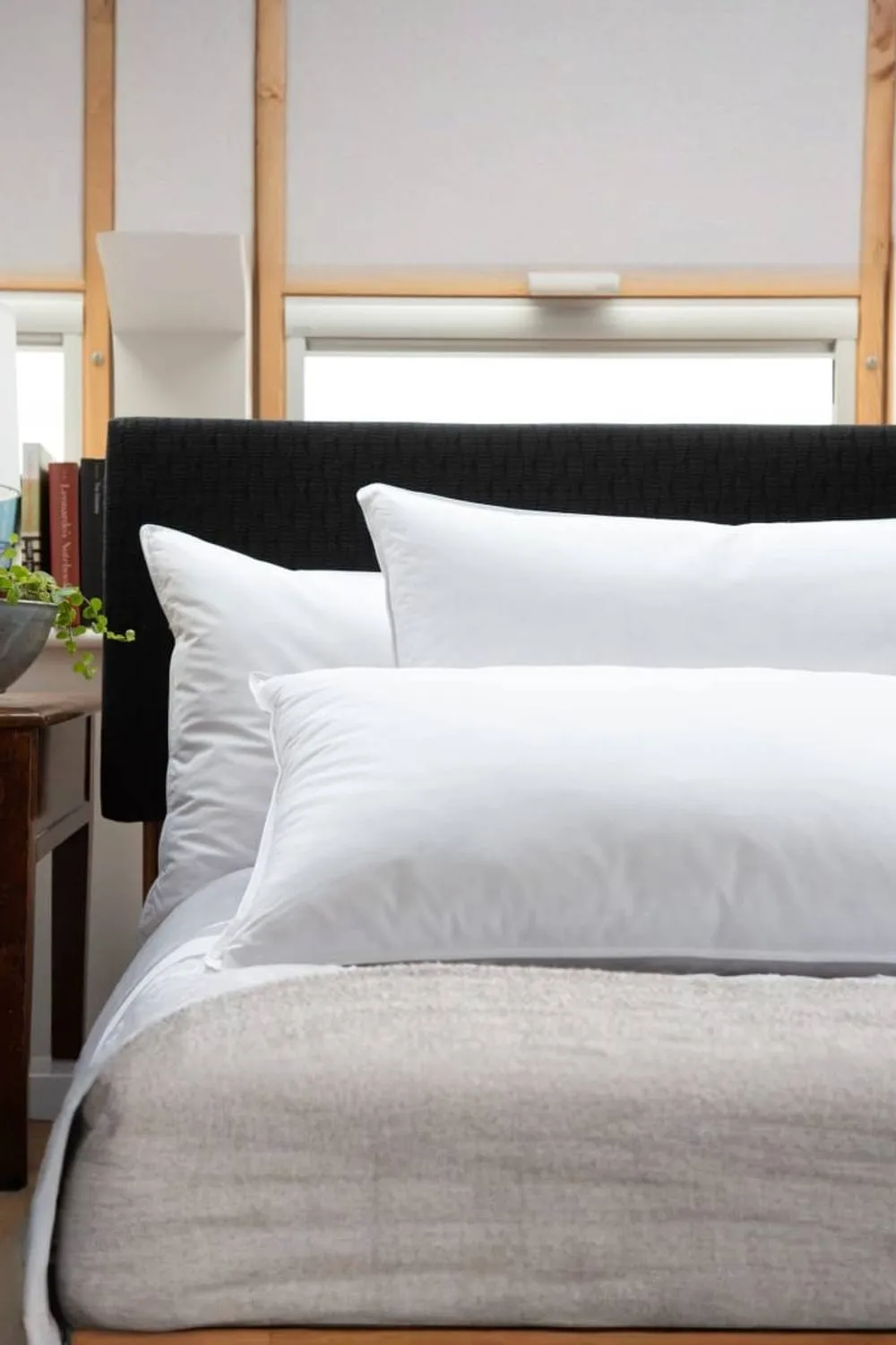 The Lyndon Company Signature Medium Support Duck Feather & Down Pillow in White 2