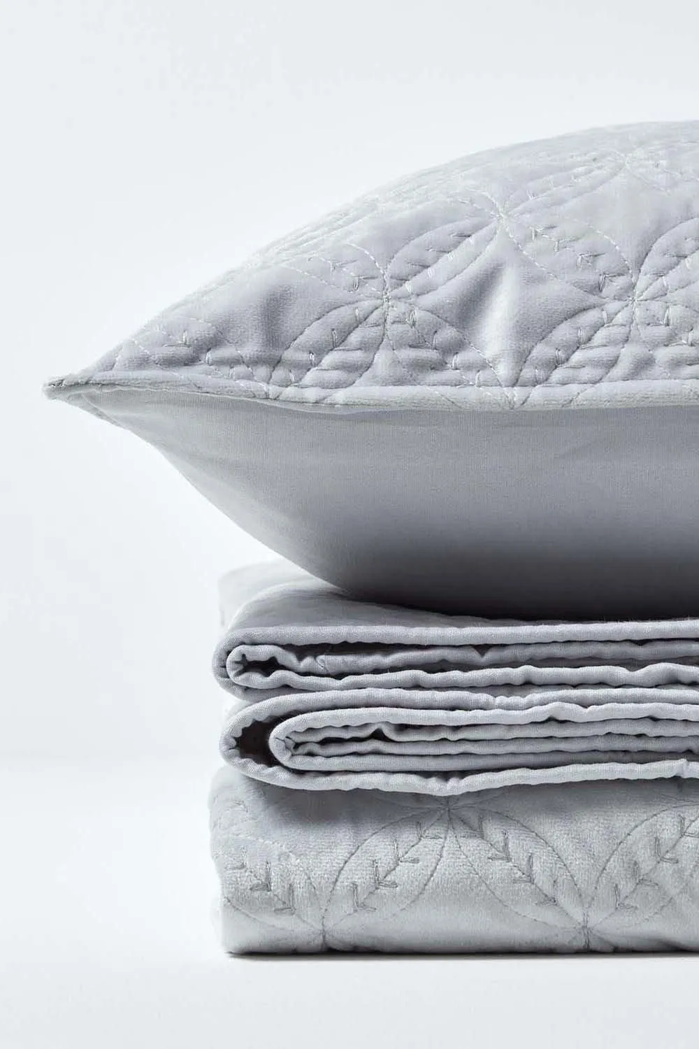Homescapes Luxury Quilted Velvet Cushion Cover Geometric Pattern in Grey 4