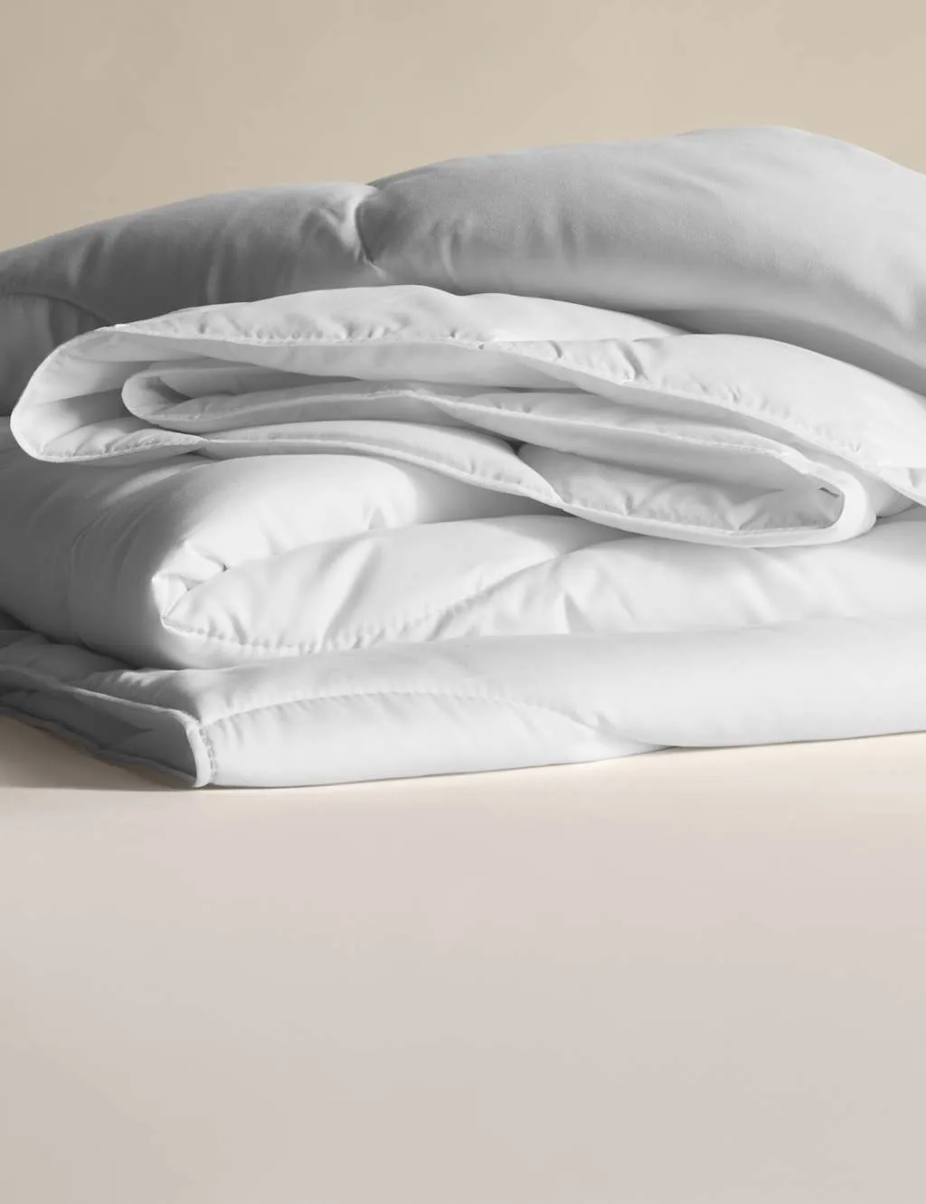 M&S Advanced Allergy Protection 7.5 Tog Duvet White