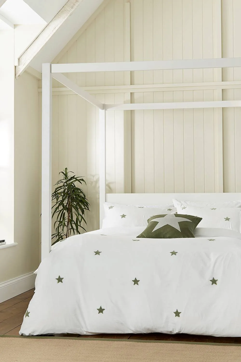 Helena Springfield 'Tufted Star' Woven Duvet Cover Set in Green