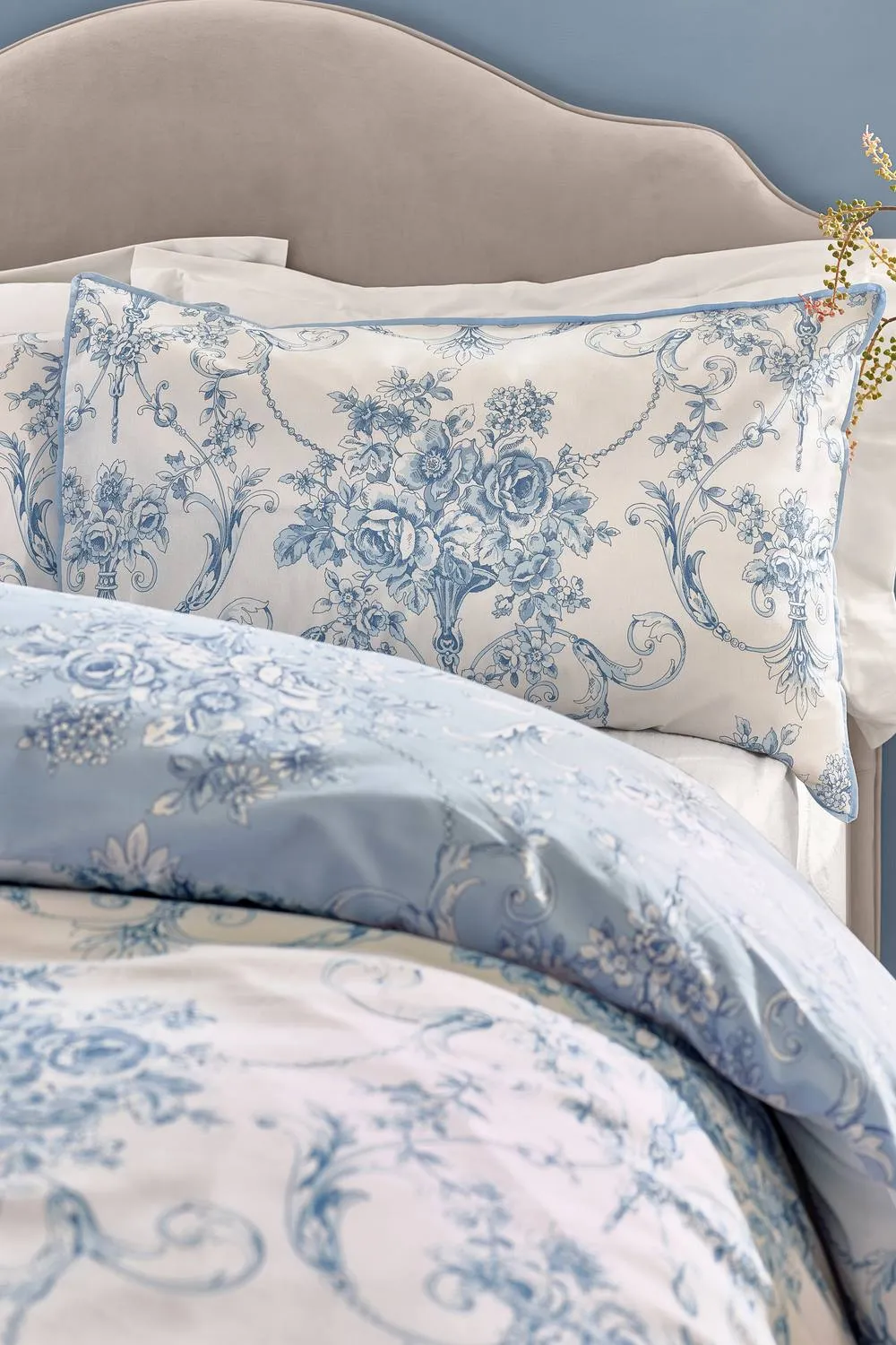 Catherine Lansfield 'Antoinette Damask' Reversible Duvet Cover Set in Blue 3