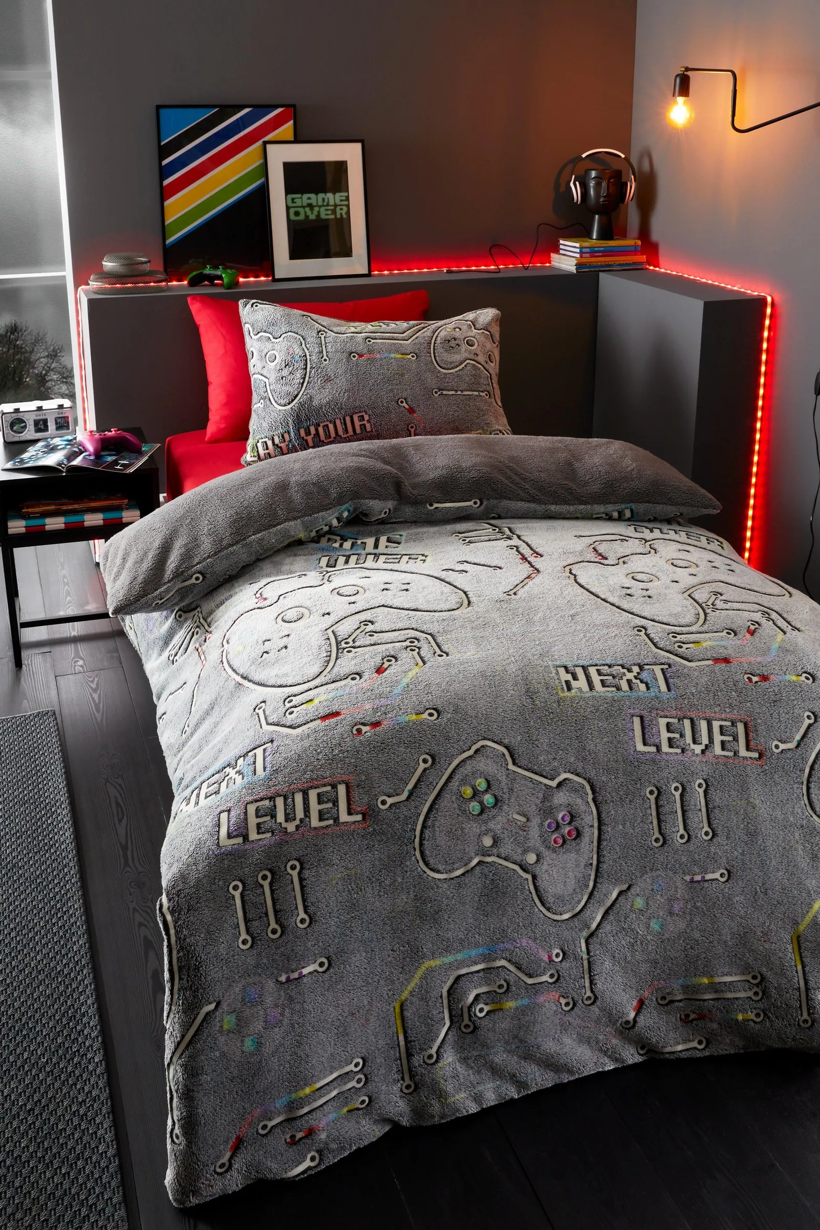 Catherine Lansfield 'Game Over' Glow in the Dark Fleece Duvet Cover Set in Black