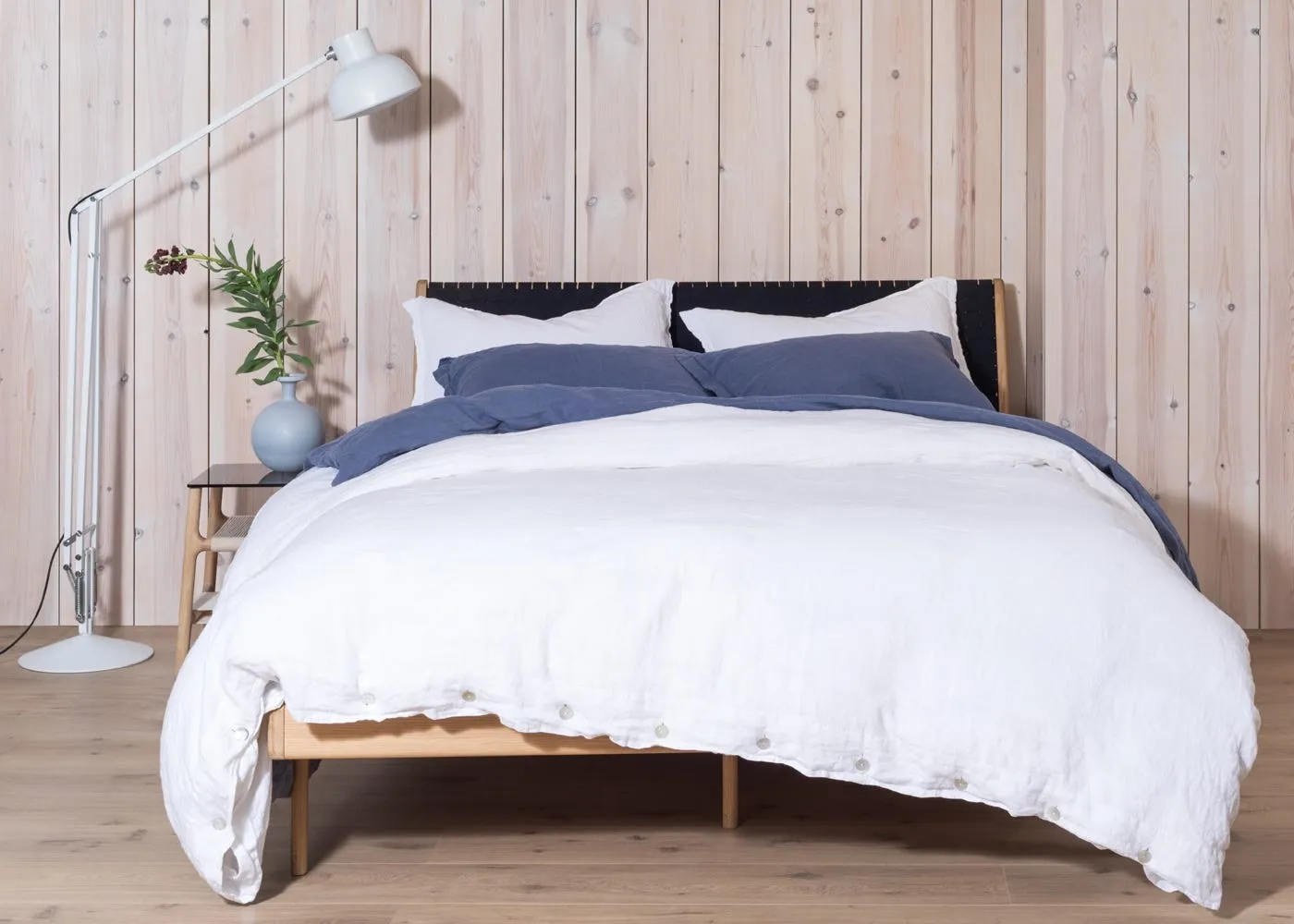 Gazzda Fawn King Bed Oak Black Cotton Webbing 3