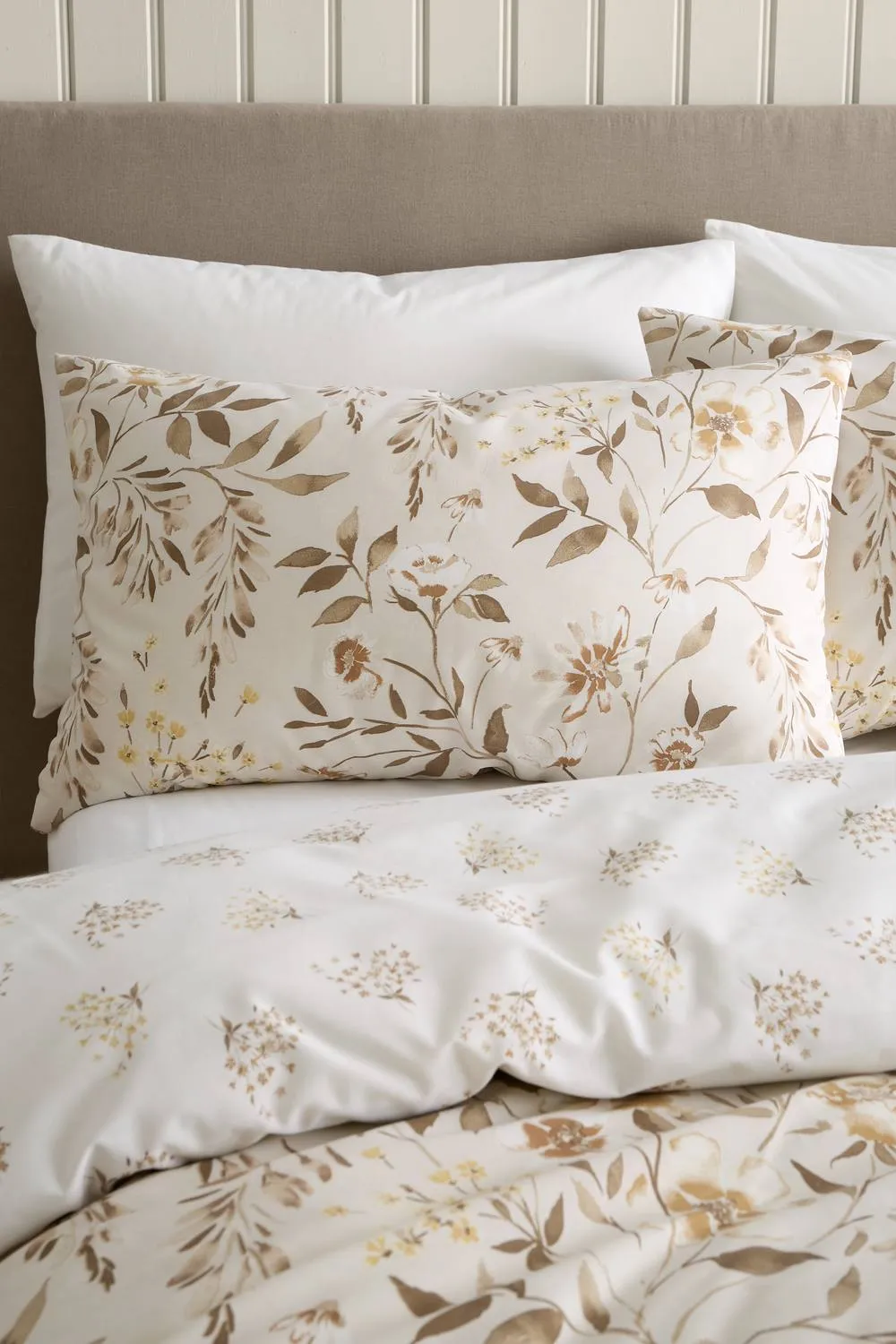 Catherine Lansfield Isadora Floral Reversible Duvet Cover Set in Natural 3