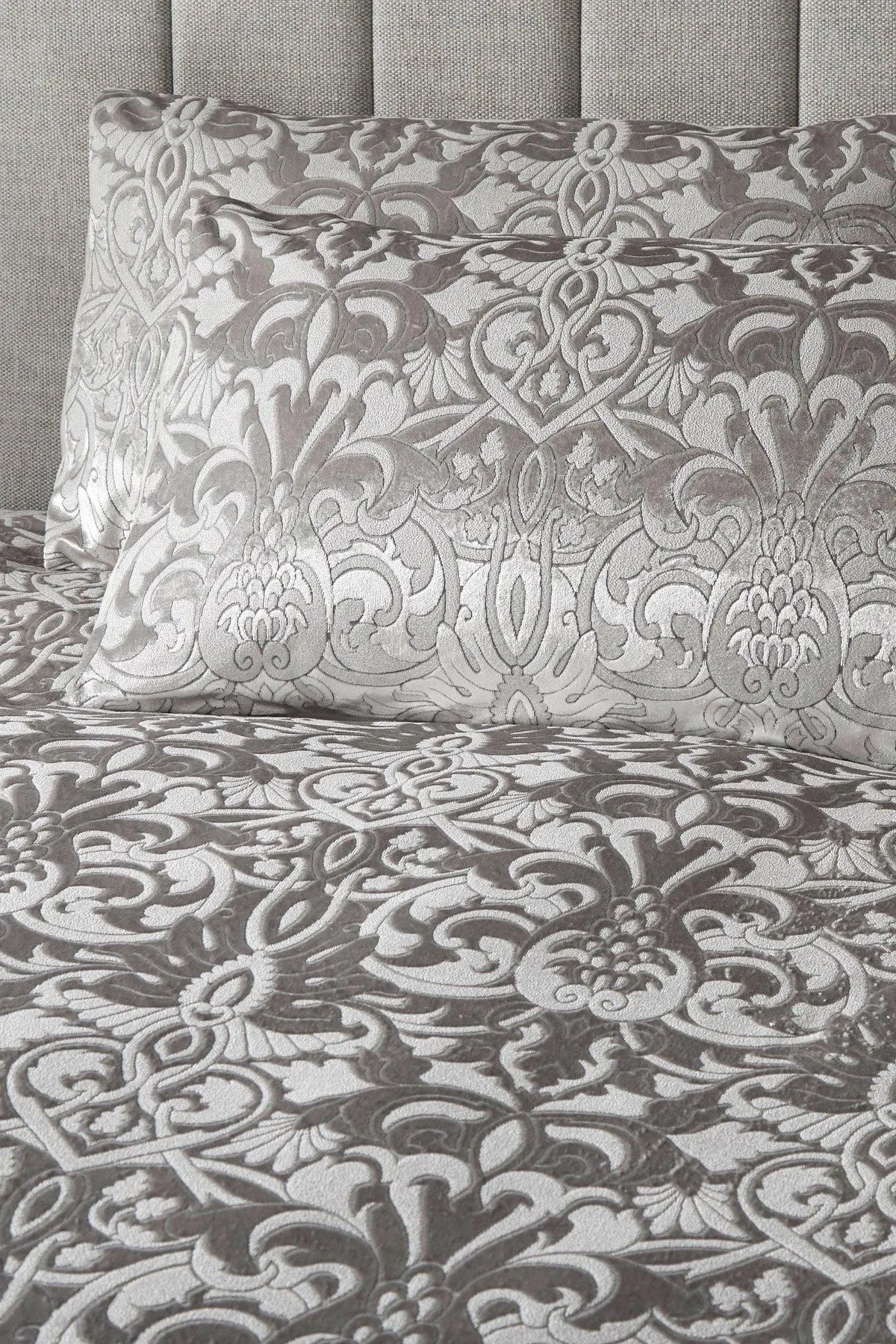 Laurence Llewelyn-Bowen 'Firenza' Damask Velvet Duvet Cover Set in Silver 4