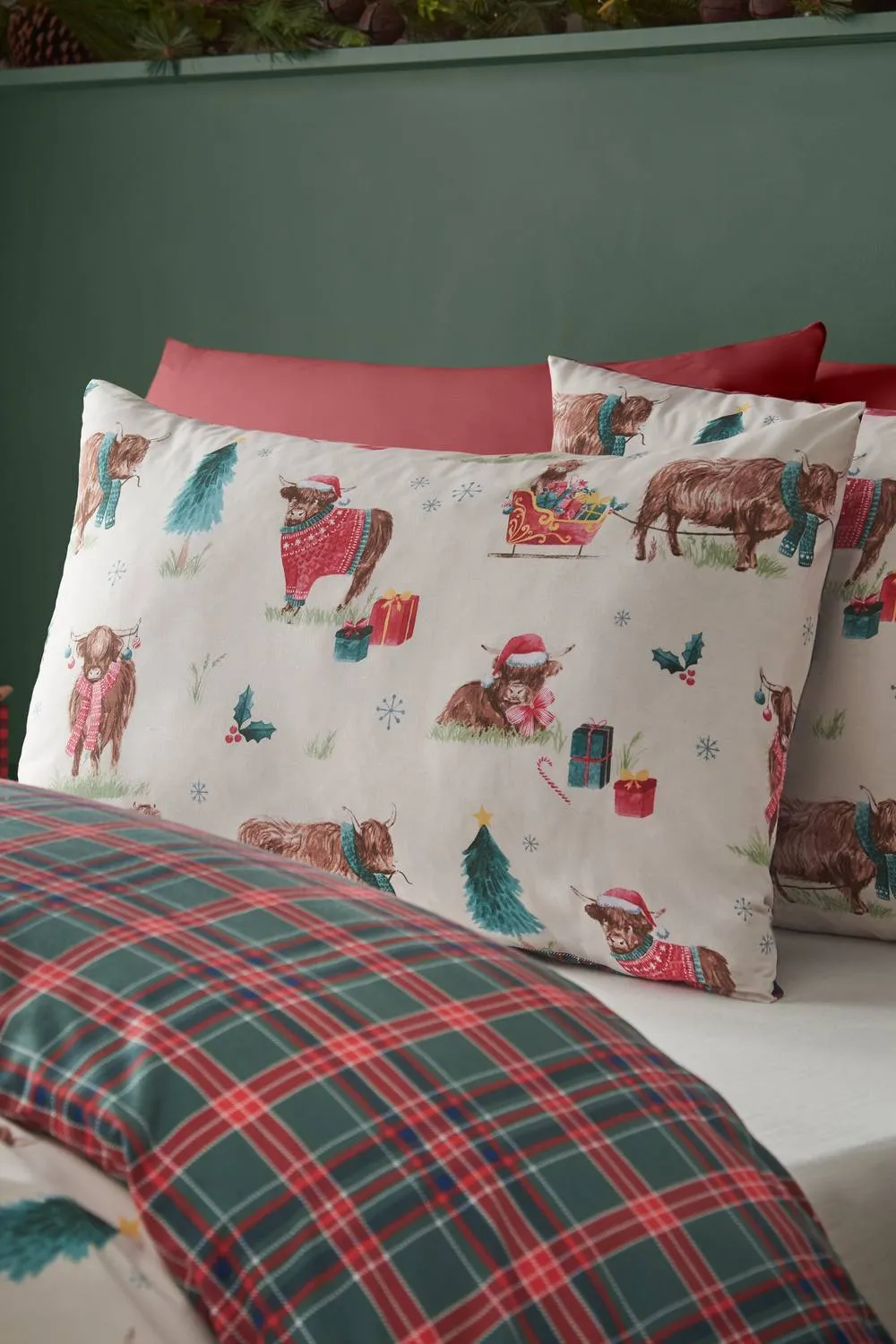 Catherine Lansfield Christmas Highland Cow Reversible Duvet Cover Set in Natural 3