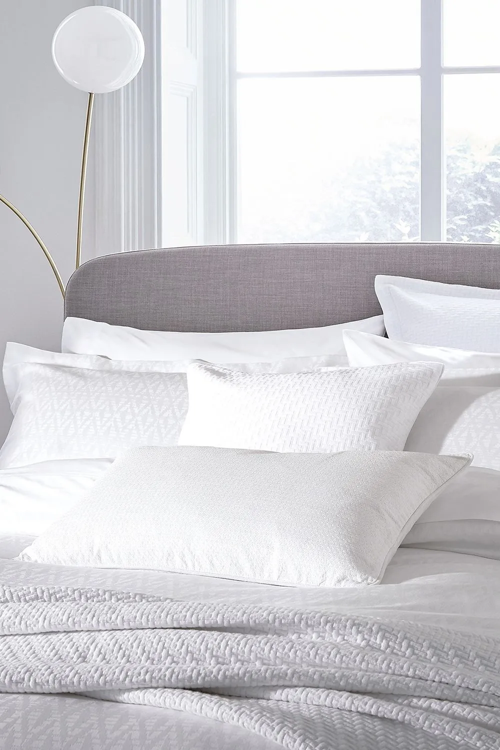 1951 'Kham' Cotton Oxford Pillowcase in White 2