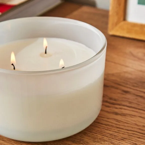 Coconut & Jasmine Multi Wick Candle 2