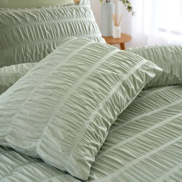 Catherine Lansfield Seersucker Reversible Duvet Cover & Pillowcase Set 2