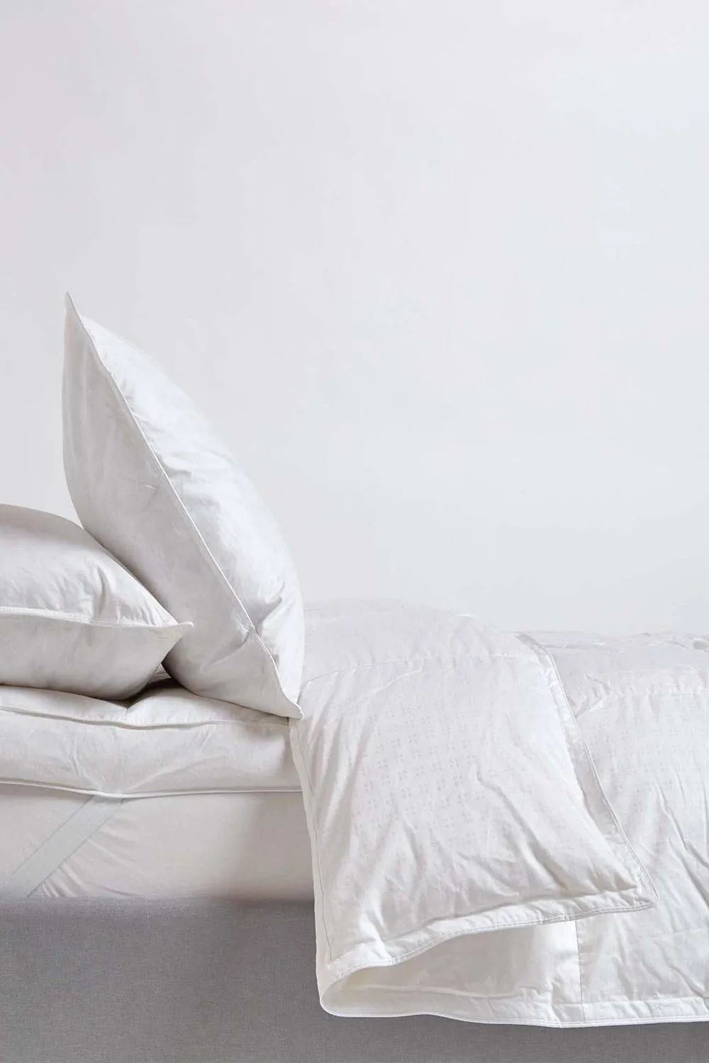 Homescapes Premium White Goose Down 4.5 Tog Summer Duvet 3