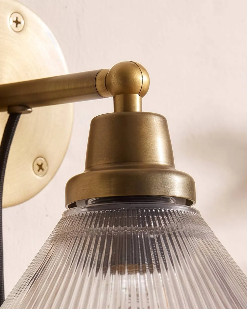 Dibor Fluted Glass & Iron Art Deco Wall Light in Gold 6
