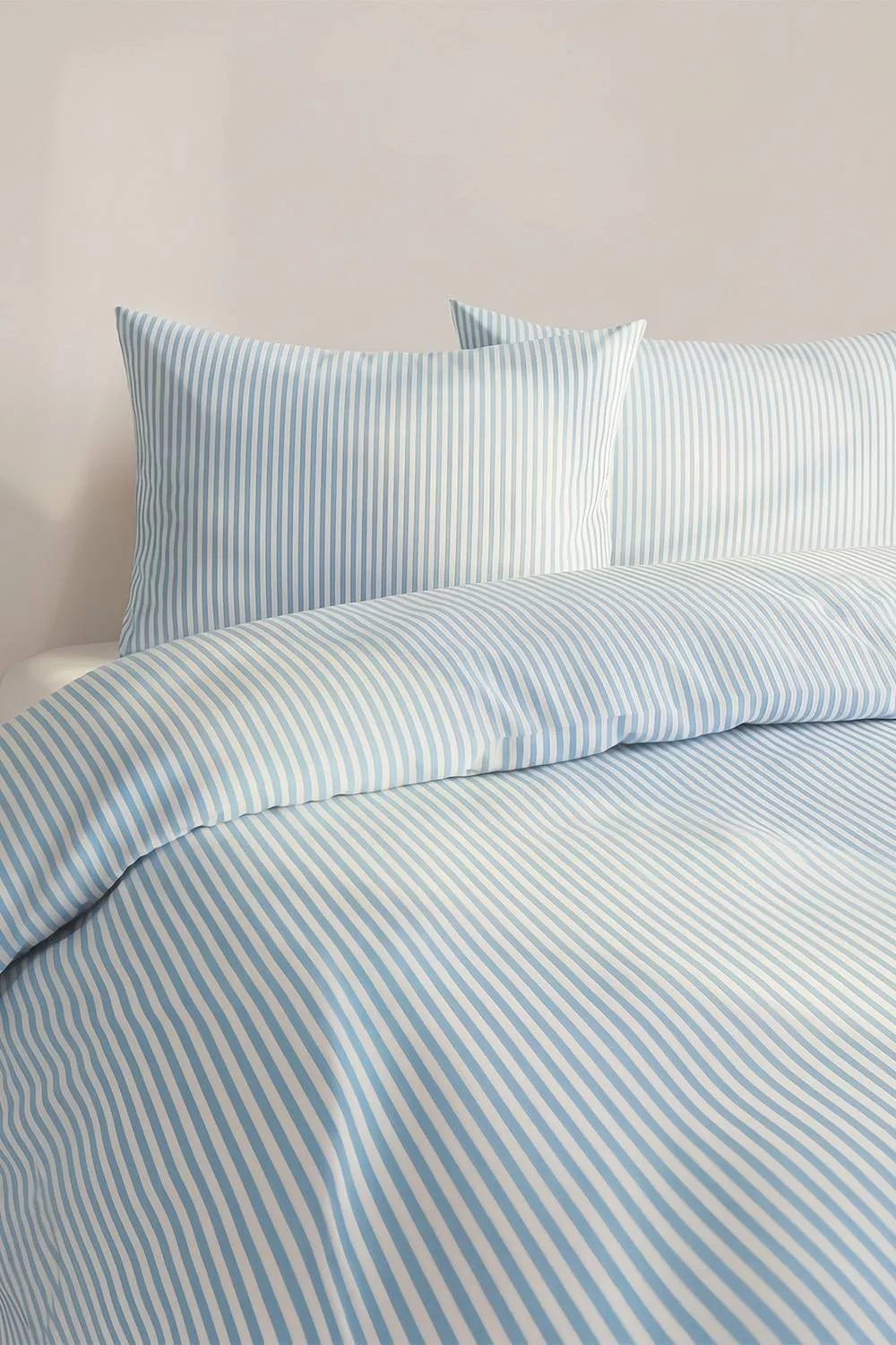 Martex Studio Edition Pinstripe Duvet Cover Set in Blue 1