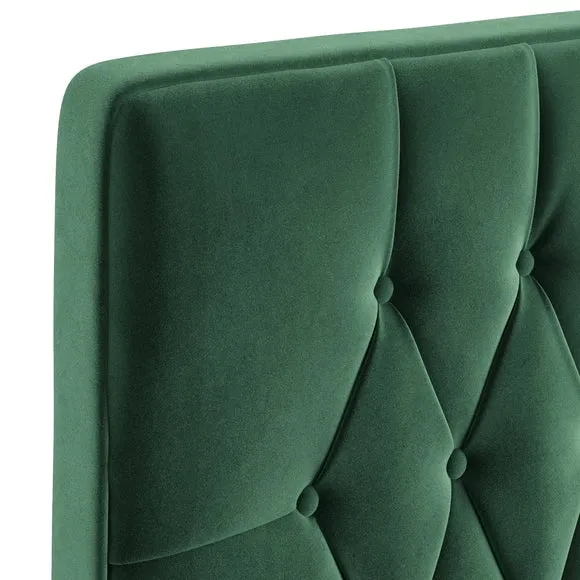 Luxury Velvet Chesterfield Headboard 4