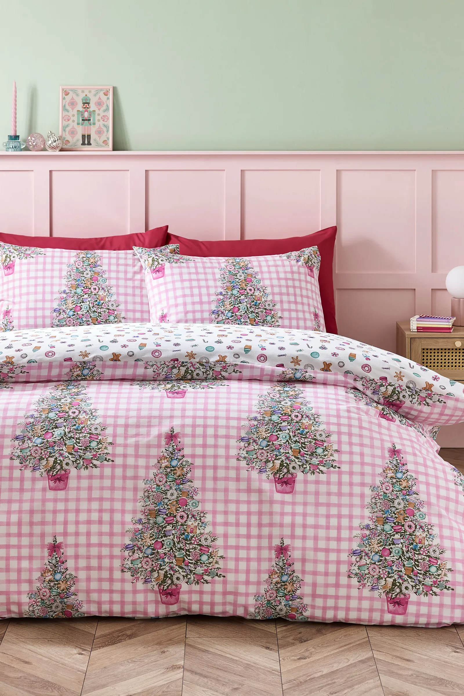 Catherine Lansfield 'Christmas Sweets & Treats' Reversible Duvet Cover Set in Pink