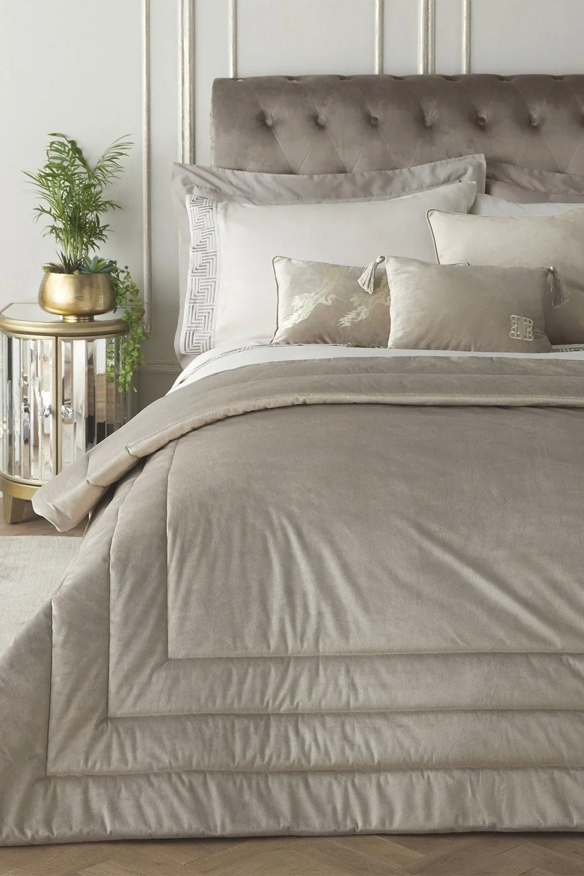 Laurence Llewelyn-Bowen 'Chic' Luxury Soft Velvet Frame Stitched Warm & Cosy Bedspread in Light Grey