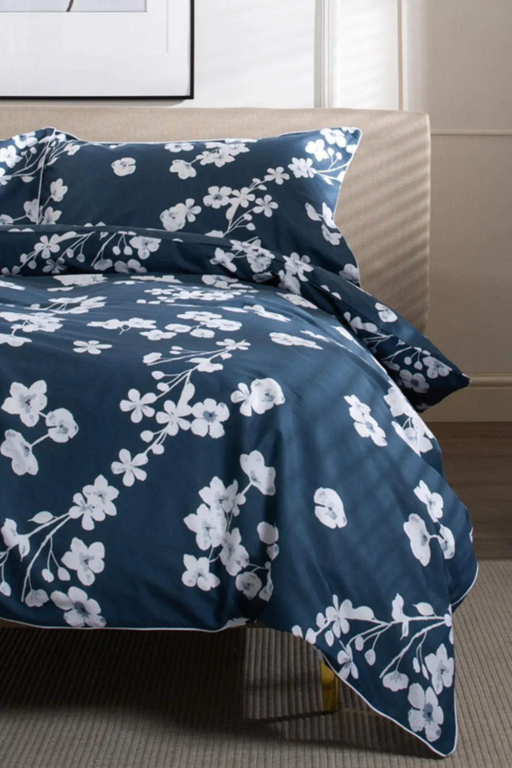 The Lyndon Company Petite Fleure Printed 100% Cotton Duvet Cover Set with Piped Edges in Navy 2