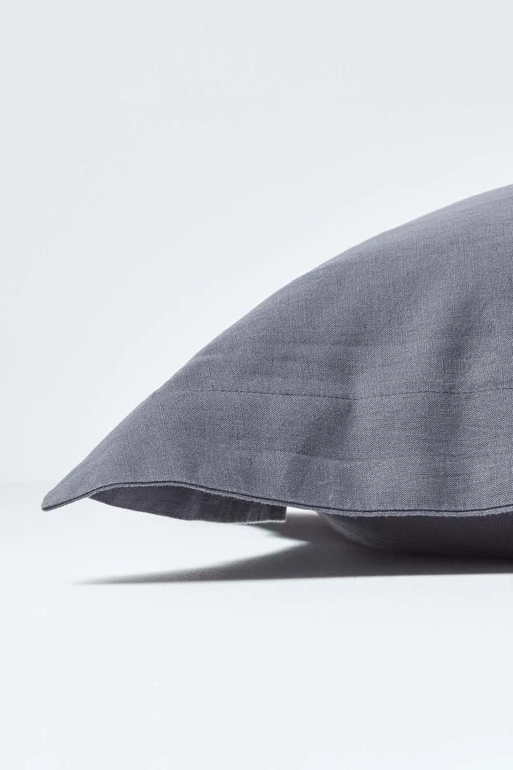 Homescapes Linen Oxford Pillowcase, King in Dark Grey 2