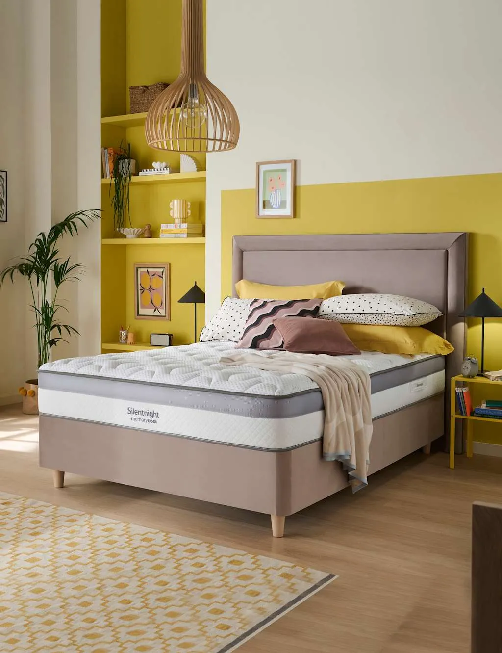 Silentnight MemoryCool® 1000 Pocket Sprung Mattress White