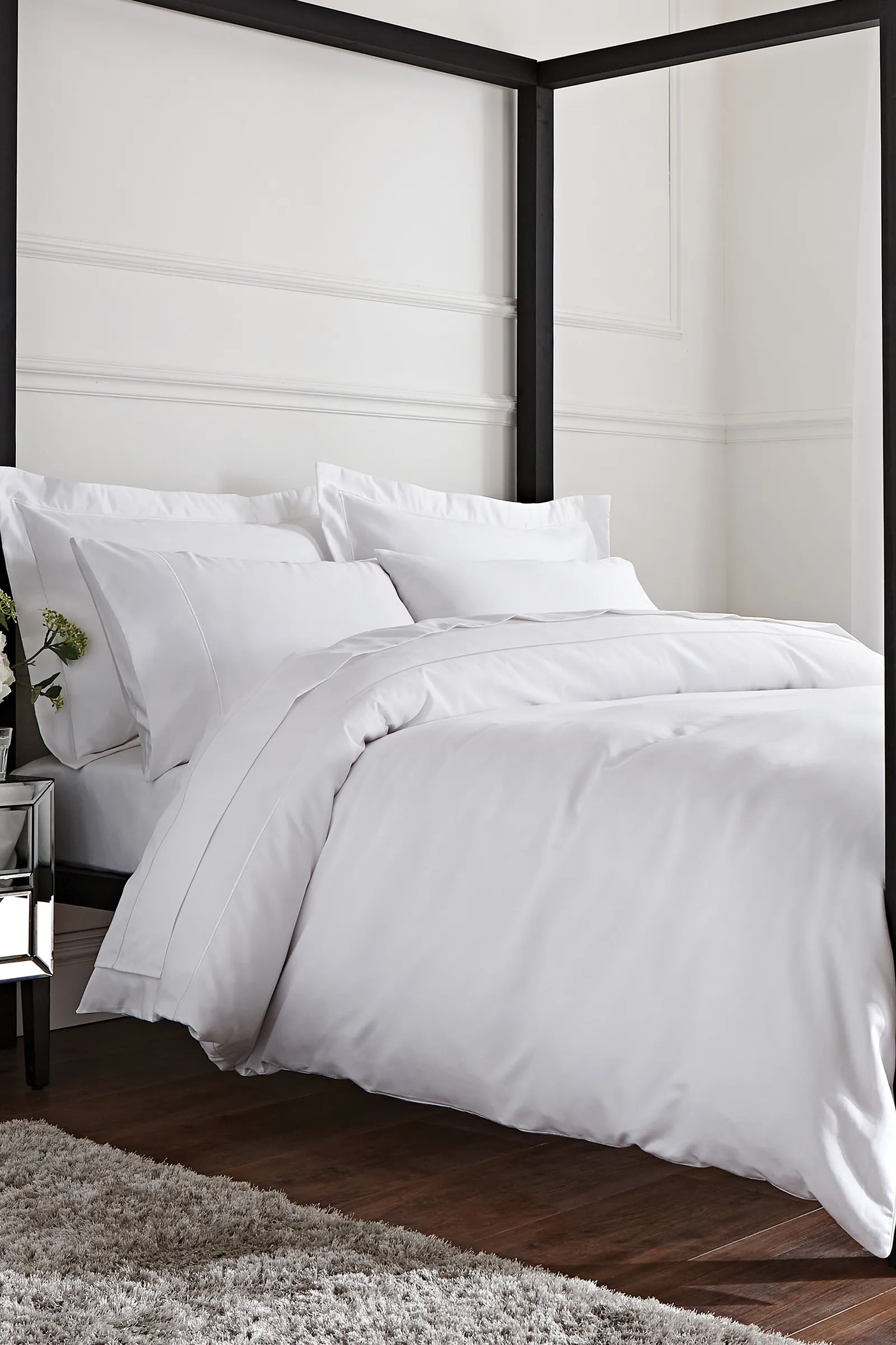 Bianca Luxury 800 Thread Count Cotton Sateen Duvet Cover Set in White