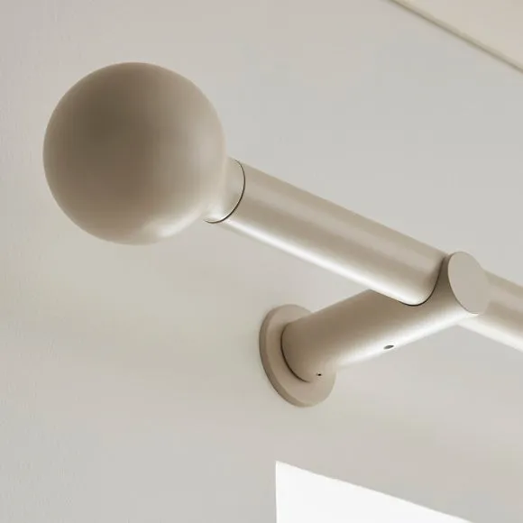 Contemporary Ball Fixed Metal Curtain Pole with Rings 3