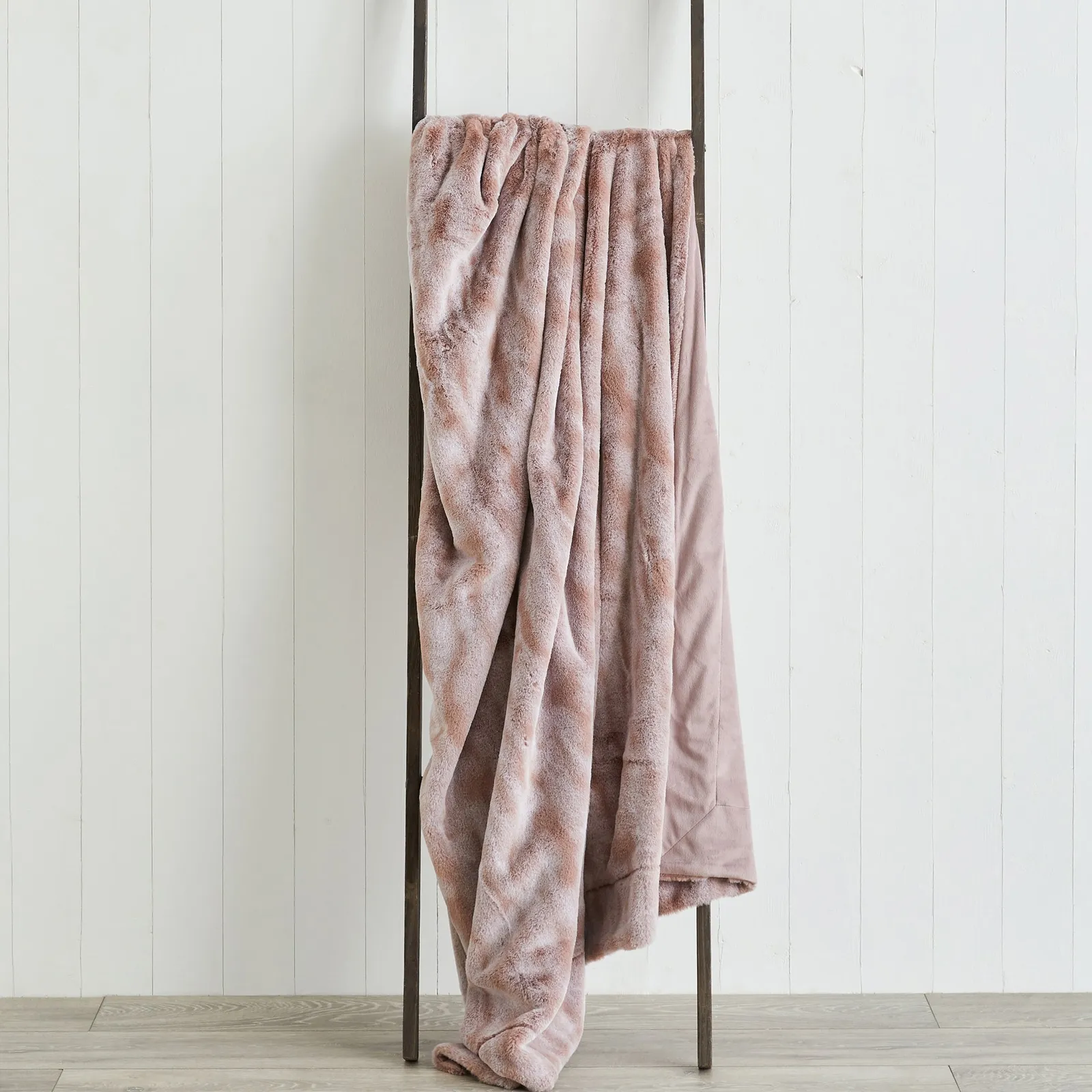 Marble Plush Faux Fur 130cm x 180cm Throw Pink