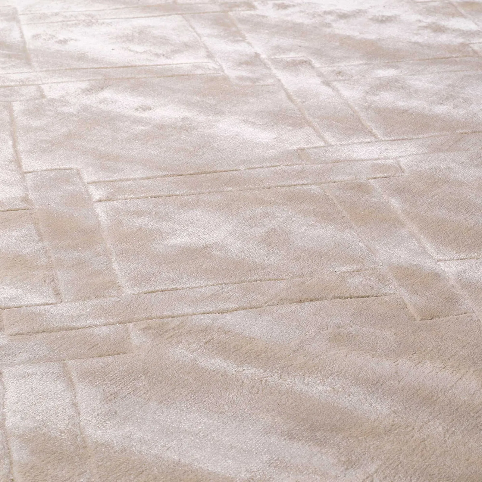 Eichholtz La Belle Carpet Silver Sand 300X400Cm Rug, Square Viscose | Barker & Stonehouse 3