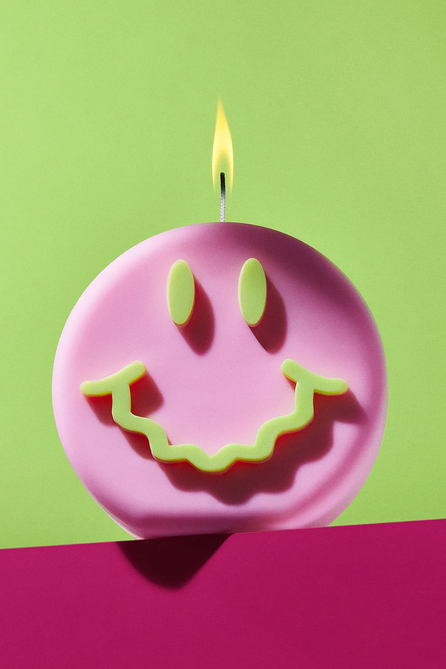Wavey Casa Pink & Green Get Wavey Candle - Pink 11cm x 11cm x 4cm 2