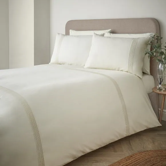 Catherine Lansfield Pintuck Easy Iron Polycotton Percale Duvet Cover & Pillowcase Set 1