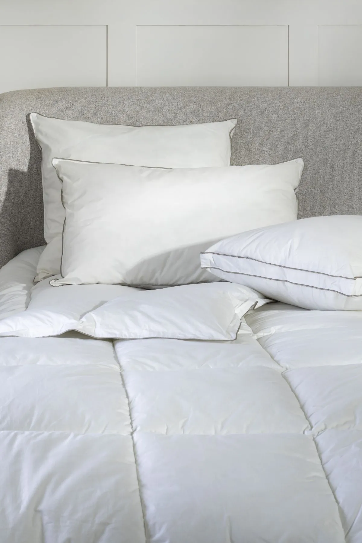 Soak&Sleep Soft As Down Microfibre Standard Pillow 4 Pack - Medium/Firm in White