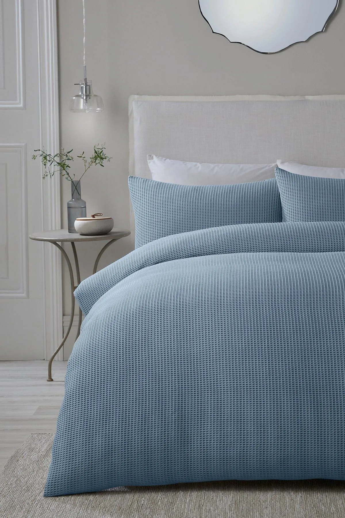 Serene 'Lindly' Waffle Duvet Cover Set in Blue