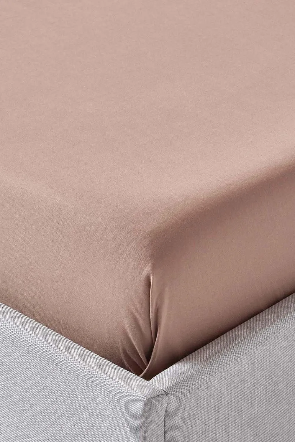 Homescapes Sateen Cotton Flat Sheet 400 TC in Brown 3