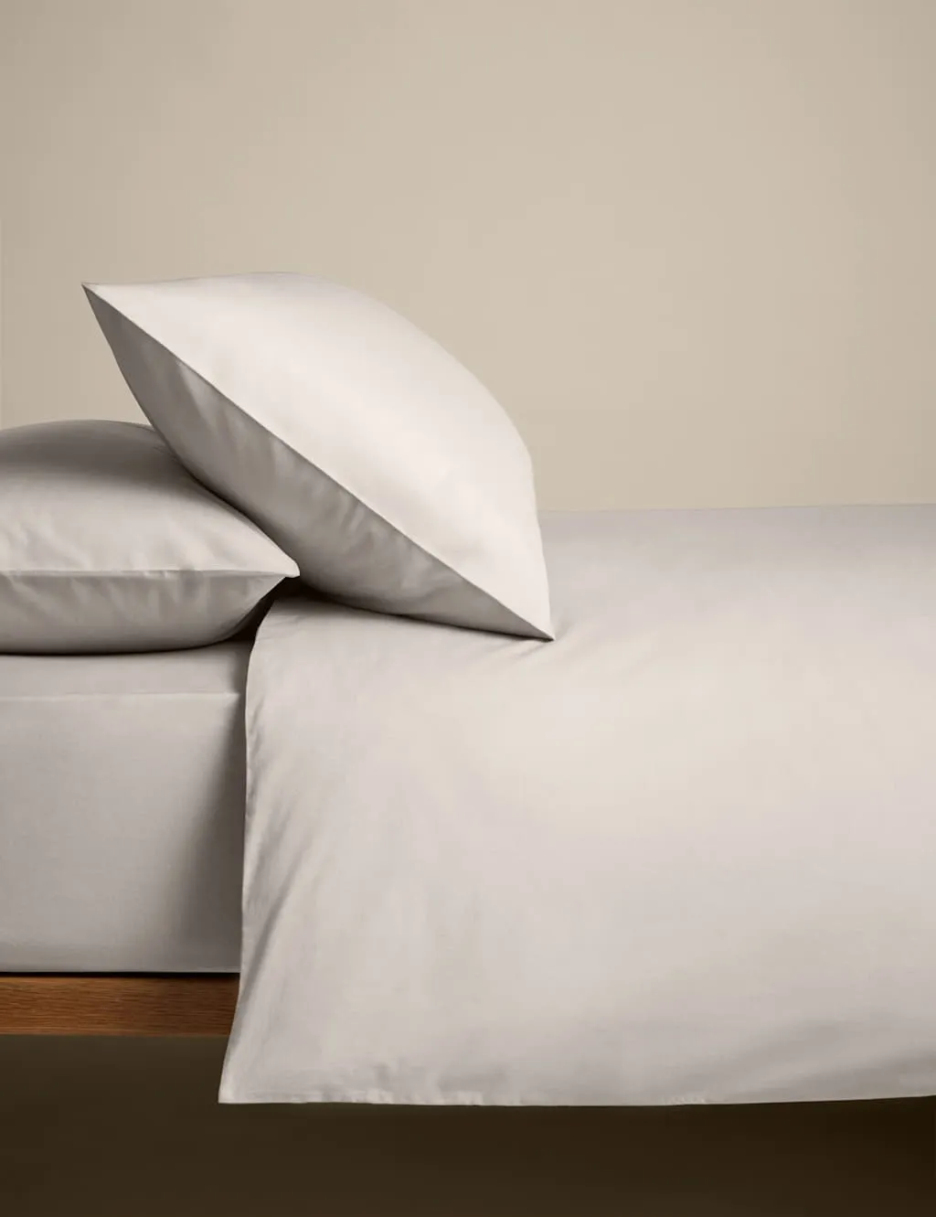 M&S Cotton Rich Bedding Set Ivory