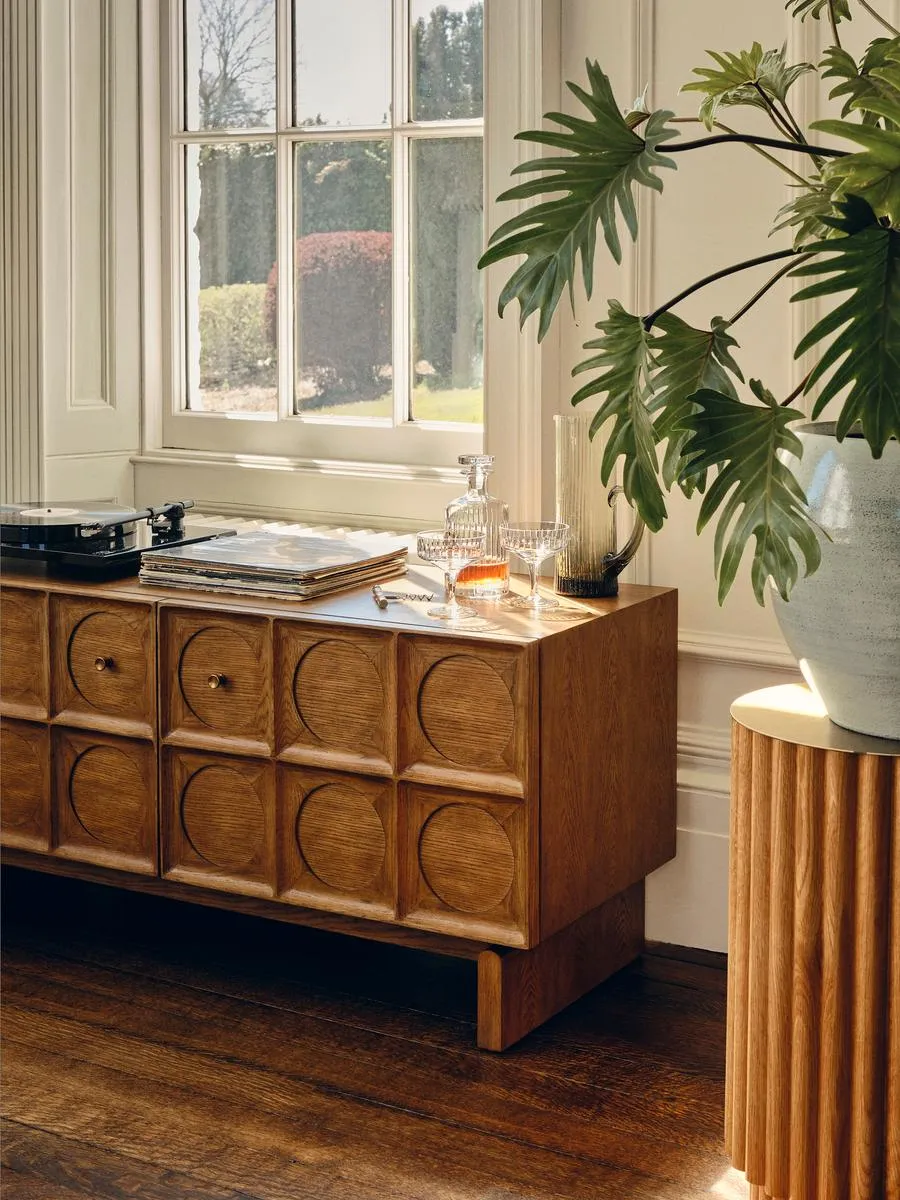 Marcel Media Unit, Medium Oak