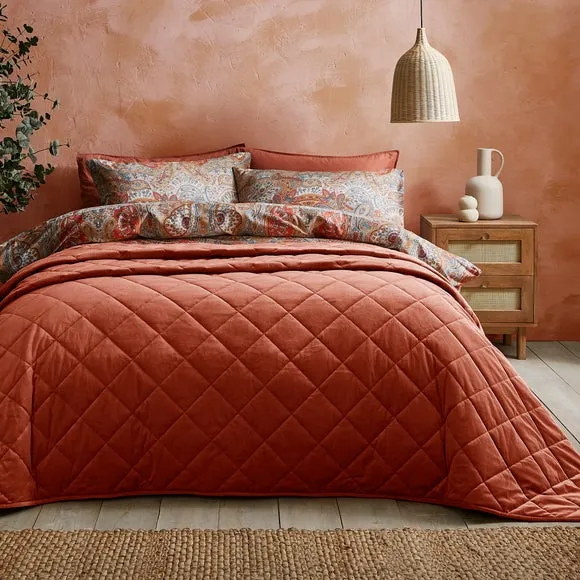 Castleton Quilted Bedspread 1
