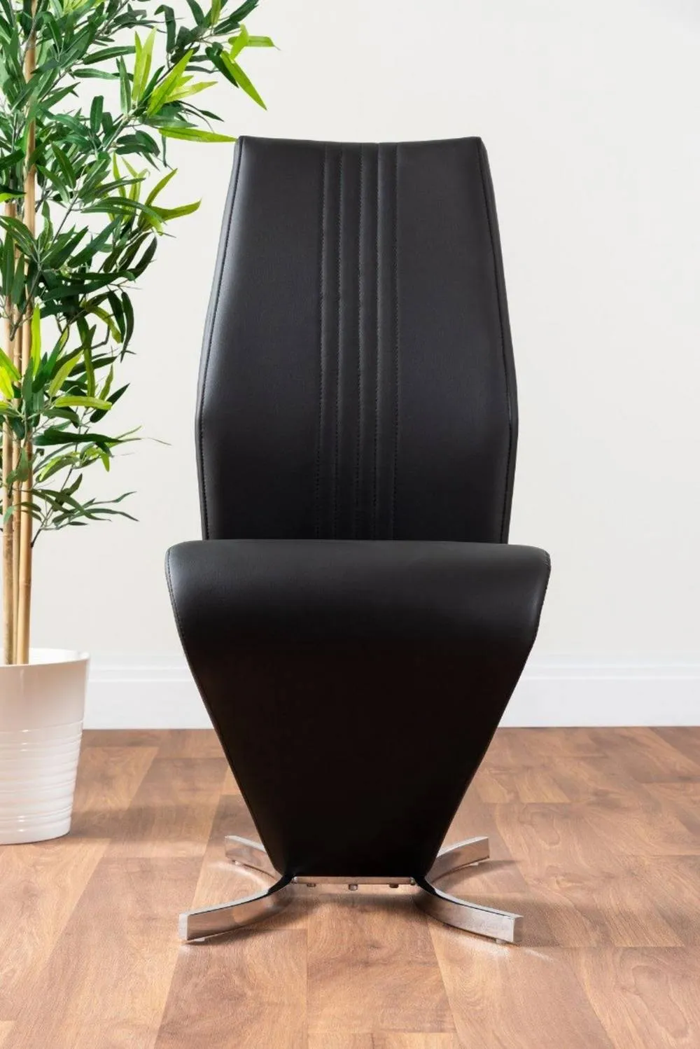 FurnitureboxUK Novara Chrome & Glass Large Round Dining Table & 4 Willow Chairs in Black 5